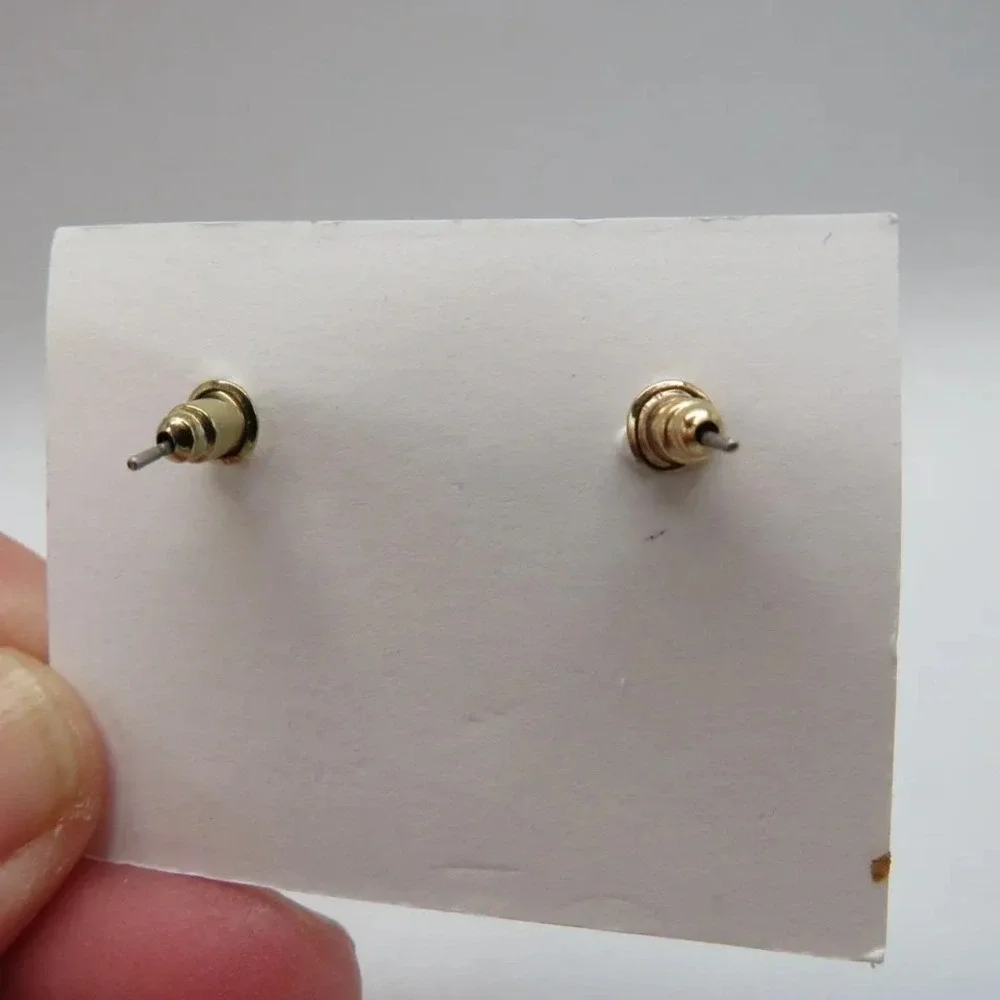 IMCT Green Flower Stud Earrings Womens‎ Matte Floral Gold Tone Fashion Jewelry